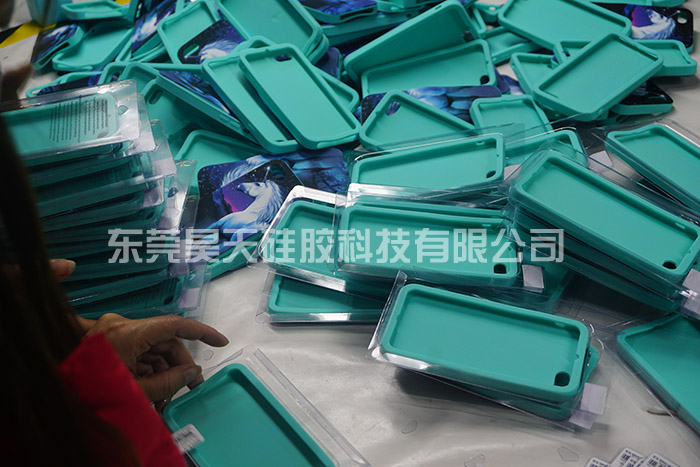 硅膠手機套定制廠家_硅膠套生產廠家