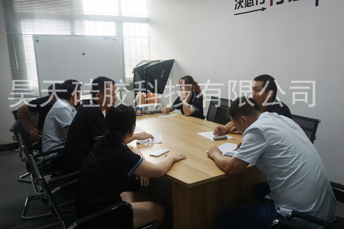 硅膠套定做_硅膠制品廠家